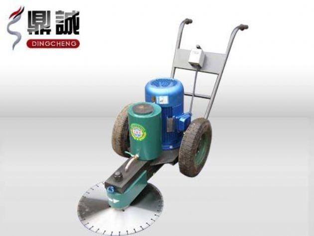 點(diǎn)擊查看詳細(xì)信息<br>標(biāo)題：手推式切樁機(jī) 閱讀次數(shù)：12117