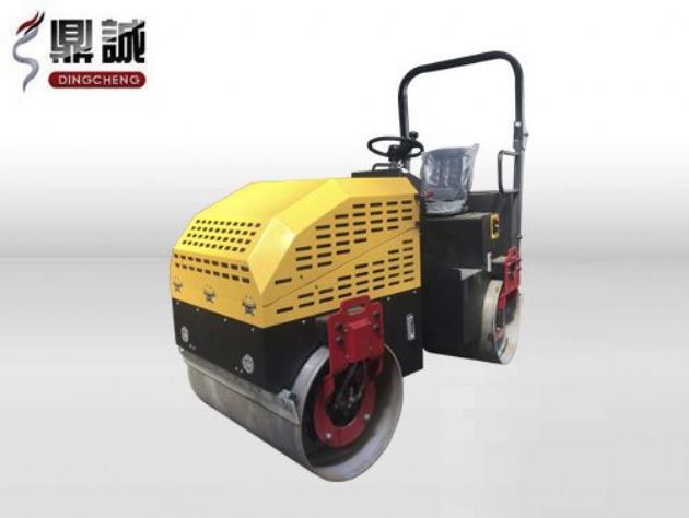 點(diǎn)擊查看詳細(xì)信息<br>標(biāo)題：2.5噸全液壓座駕式振動(dòng)壓路機(jī) 閱讀次數(shù)：13266