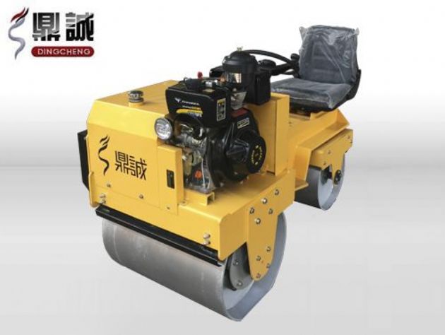 點(diǎn)擊查看詳細(xì)信息<br>標(biāo)題：DC850C座駕式壓路機(jī) 閱讀次數(shù)：13910