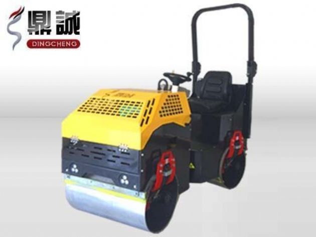點(diǎn)擊查看詳細(xì)信息<br>標(biāo)題：1噸全液壓振動(dòng)壓路機(jī) 閱讀次數(shù)：13309